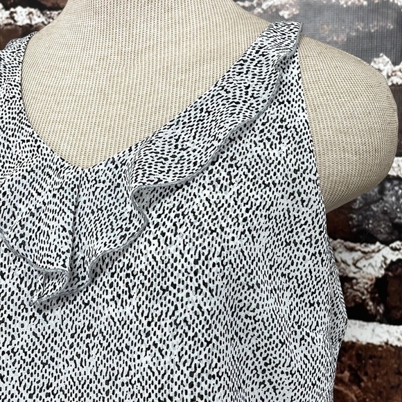 CAbi Tank Top Blouse Flutter 5359 White Black Small - Picture 6 of 12